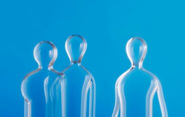 3 glass people representing transparent leadership